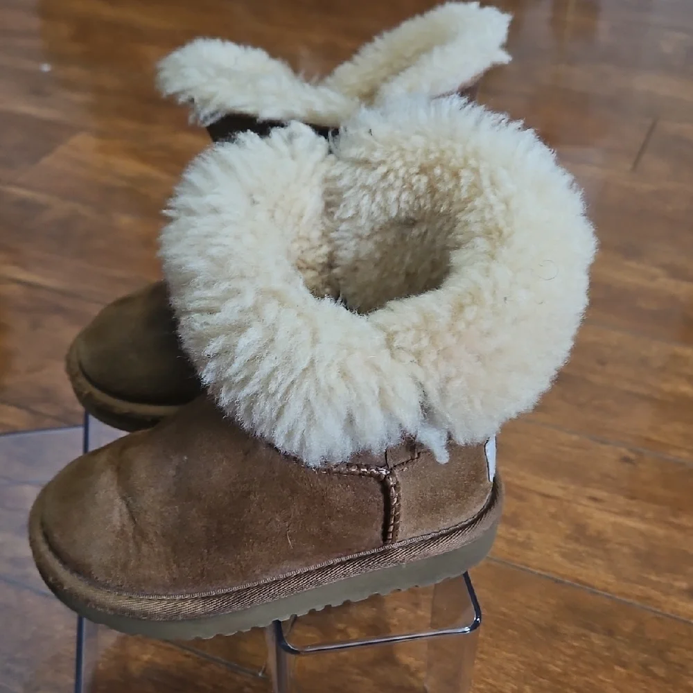 UGG Tan Boots with Cream Shearling